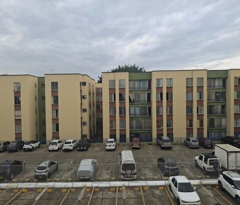 Excellent investment opportunity or own home in the north of Cali! Beautiful remodeled apartment for sale on the fourth floor of the Paraíso de Comfandi neighborhood, very close to the La 14 shopping center in Calima and with easy access to main road...