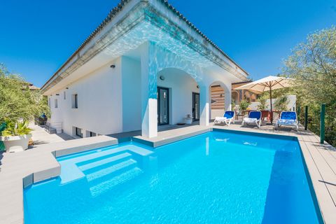Bienvenidos a esta majestuosa casa en Son Serra de Marina. Ofrece piscina privada, playa a 1.1 km y alojamiento a 8 huéspedes. Esta impresionante y moderna construcción cuenta con unas zonas exteriores maravillosas. En la parte trasera disponen de un...