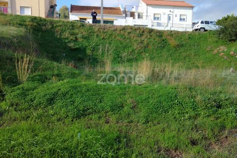 Identificação do imóvel: ZMPT542547 Do you want to buy a land in Alenquer? Excellent opportunity to acquire this land with an area of 330 square meters located in Alenquer, county of Lisboa. It has good access and a good location. Would you like to k...