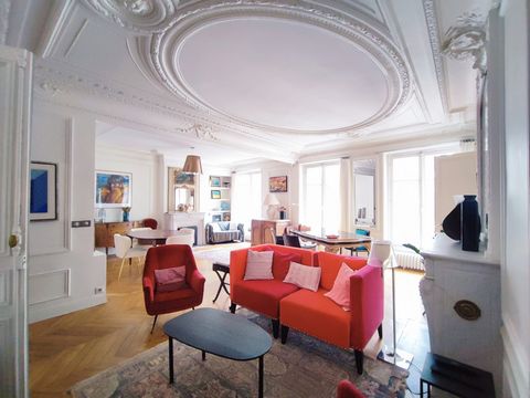 Apartment with a surface area of 138m², located on the 3th floor with elevator, of a luxury building in the 16th arrondissement The apartment is fully equipped: internet connection, heating, television, ceramic hob, fridge, microwave, oven, freezer, ...