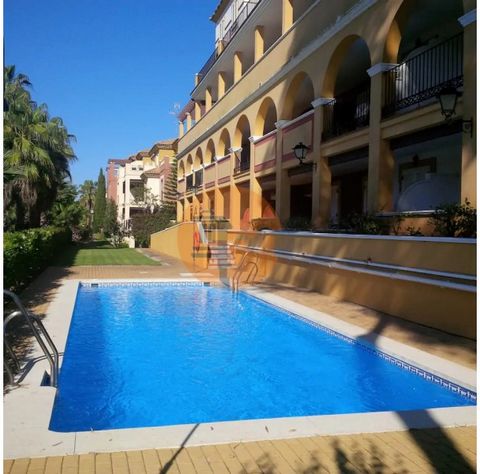 Apartment, Golf Isla Canela, T2 with swimming pool, 2 bathrooms, both en suite, parking place and elevator. at Golf, 1.6 miles from the beach. It has been recently refurbished, the property is sold with all the furniture and appliances. It has new ai...