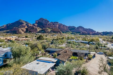 VIEWS, LOCATION & ACREAGE One of the most renowned and coveted views in the Phoenix area can be yours! Camelback Mountain is just outside your front door offering some of the most dramatic views in the valley. This prime corner lot is located at the ...