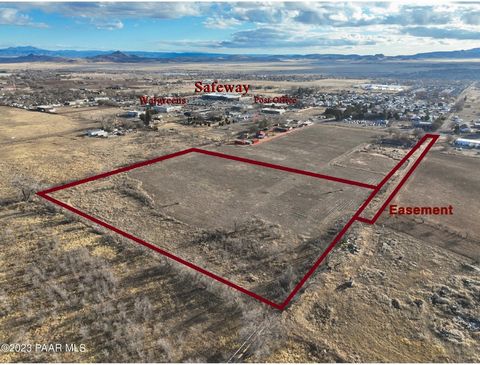 Up to 19.64 Commercial Acres available!! The opportunities are numerous with this one of a kind 8.65 acre property that is zoned Heavy Commercial/ Agricultural/Residential, right in the heart of Chino Valley. Just 1/4 mile south of the intersection o...