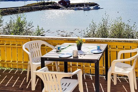 Cozy cottage by the sea in Naustbukta. Beautifully located on a sheltered and sunny plot with magnificent views of the marina. Great sea fishing in the area. Boat and motor for rent. Good starting point for hiking and day trips by car in the Vikna an...