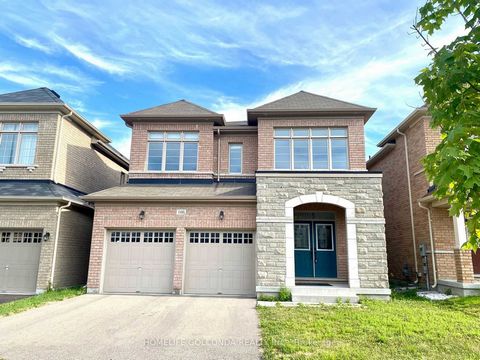 Luxury Ravine View, New And Clean Home, Lots Of Upgrade. 9Ft Ceiling On Main, And Second Floor.Upgrade Kitchen Cabinets, Counter Top All Baths. Upgrade Oak Hardwood Floor Through Out Main And Second Floor. Close To Many Entertainments And Shopping Pl...