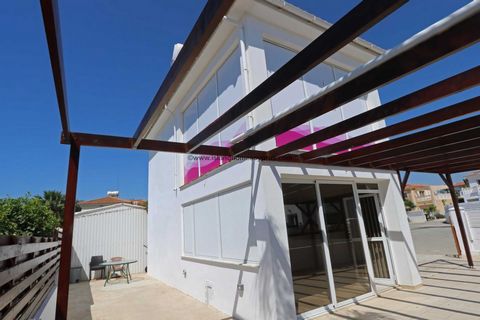 Established shop premises for sale with large outdoor space, near the beach and Marina in Ayia Thekla - MBT103. This retail outlet was previously operating as a shop, then beauty salon, it would also make a great office near the sea. There is a wall ...