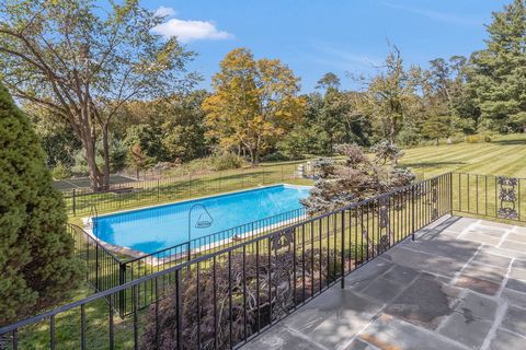 Just a 90-minute drive from Manhattan and available for the first time in 70 years, the elevation and open landscape set the backdrop for sunsets that aren't to be missed at this quiet country retreat. Enjoy comfortable, single-level living with a ma...