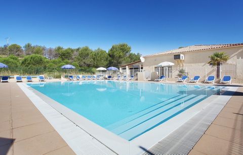 5 km from Cassis beach, the Residence is located in the heart of the small Provencal resort of Carnoux. Close to the town center and its amenities, your Carnoux vacation rental is ideal for enjoying a seaside holiday under the mild southern winter su...