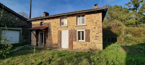 IMMOSMART EXCLUSIVITY - Come and discover this house of 48.36 m2 located 20 minutes from Saint Junien. It consists on the ground floor of a fitted kitchen, a living room, a bedroom, a hallway and a shower room with toilet. In the living room everythi...