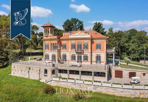 This prestigious estate, a wonderful example of classic Lombard architecture from the early 1800s and recently masterfully renovated, is for sale on the sweet rolling hills of Brianza, near Lake Lecco, offering spectacular panoramic views. This prope...