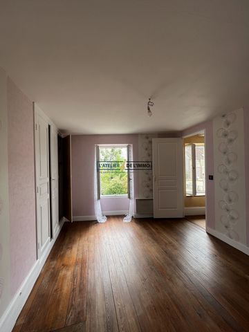 Venez découvrir en exclusivité cette maison d'habitation à Bleigny Le Carreau. sur une parcelle de 592 m2 cette maison situé à 15 minutes d'auxerre est situé dans un endroit calme. Composée de deux chambres, d'une salle d'eau, d'une cuisine et d'un s...