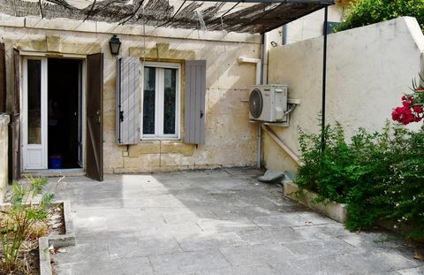 Dpt Bouches du Rhône (13), à vendre FONTVIEILLE maison P4 - Terrain de 0,83 m²