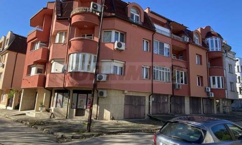 SUPRIMMO Agency: ... We present for sale a two-bedroom apartment in Kaleto district, meters from the city park. The apartment has an area of 90 sq.m and is located on the second floor in a five-storey building. The apartment consists of a corridor, a...