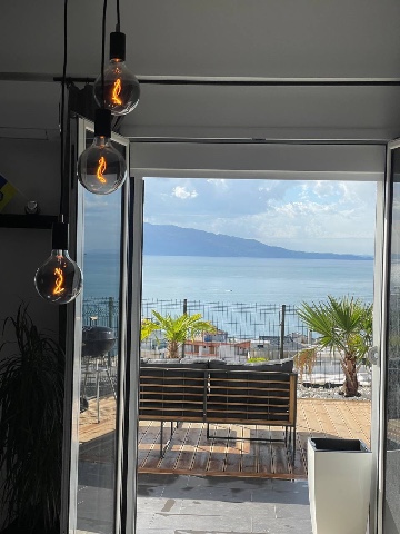 Apartment for sale in Saranda offering breathtaking sea views and stunning sunsets situated in a quiet area.The apartment comes fully furnished with high quality furniture and finishes ensuring a comfortable and luxurious living experience. Contact u...