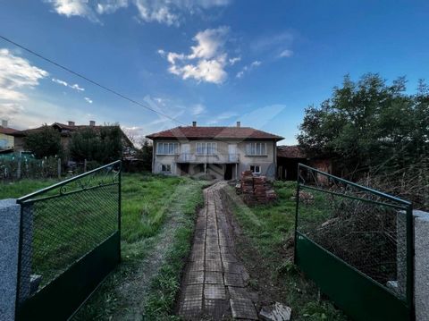 Company 'EKS' presents to your attention a house in the village of Gabra. LOCATION: 35 km. from the center of the city of Sofia. Sofia. CONSTRUCTION: Brick house from 1970 DISTRIBUTION: The house has an area of 160 sq.m. distributed on two levels, al...