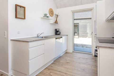 Am Wattenmeer und nur wenige Minuten vom kilometerlangen Sandstrand bei Lakolk entfernt finden Sie dieses luxuriös ausgestattete Ferienhaus mit Whirlpool im Außenbereich. Das Ferienhaus eignet sich sowohl für eine als auch für zwei befreundete Famili...