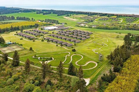 Vigsø Holiday Center - un mare di attività in un ambiente unico Soggiorna in un ambiente panoramico con accesso diretto a molte attività: tra cui parco acquatico, tennis e motocross. Guarda i film su YouTube. Vigsø Holiday Centre Google Vigsø Holiday...