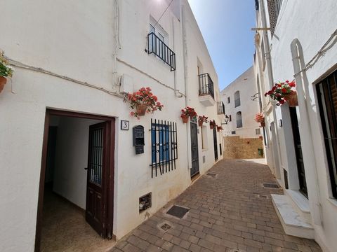 Spanish Property Choice is delighted to offer you a lovely three bedrooms, one-bathroom apartment situated in the sought-after village of Mojacar Pueblo. The property is situated on a second floor, accessed by stairs within a small block of 4 apartme...