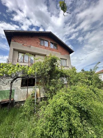 Exclusive offer! Key in the agency! Real estate agency Titan Properties - office Hippodrome is pleased to present to your attention a house located in the central part of the town of Sofia. Sapareva Banya, Kyustendil region. Nearby are located retail...