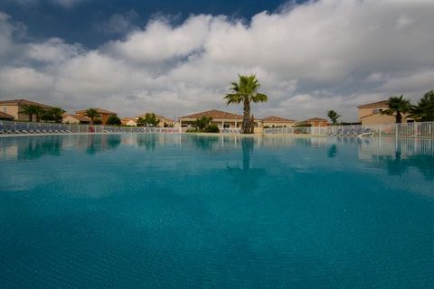 A deux kilomètres du petit village de Fabrègues et à quelques minutes de Montpellier et des plages sauvages de Frontignan, le Domaine du Golf est situé au milieu d'un vignoble dans un parc de 11 hectares. Vous bénéficierez d'un environnement calme et...