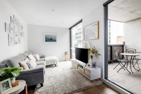 A stylish abode nestled in Richmond’s effervescent heart, this boutique prize promotes modern ease and comfort with enviable placement by the bars, brunch spots, and boutiques of iconic Bridge Road. Its quality of appointment exceeding the apartment ...