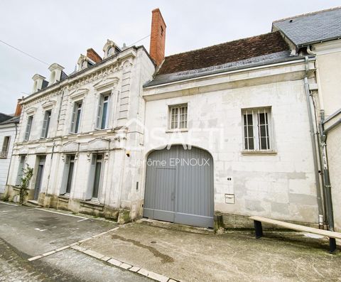 Rare et exceptionnel ce bien Aux portes de Tours, Idéale pour chambres d'hôtes, Centre ville, commerces, écoles, tout à pieds, la demeure la plus spacieuse de Sainte Maure de Touraine. Tous services à pieds, à trois minutes des axes routiers principa...