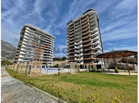 Appartement à vendre La propriété est située à Mahmutlar. Mahmutlar fait partie du district d’Alanya, à environ 12 km à l’est du centre-ville d’Alanya. Mahmutlar appartient également à la province d’Antalya. La ville offre de nombreux lieux attrayant...