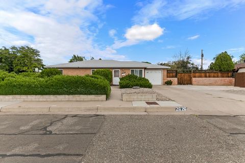 This very loved home has been owned by the same family for 40+ years and is now ready for its next chapter! Priced perfectly for an investment property or first-time homebuyers, this 3-bedroom, 2-bath gem offers timeless charm and a functional layout...