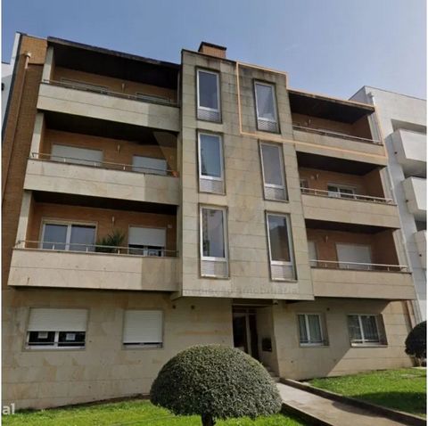 3 bedroom duplex apartment located in Ponte de Lima, one of the most picturesque and historic villages in Portugal. This property offers a perfect combination of comfort, functionality and a privileged location. Property Features: Typology: T3 Duplex...