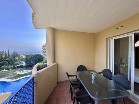 Located in Torreblanca. Beautiful Apartment on the Costa del Sol, which has views of the city, offers accommodation with a terrace and balcony about 2.4 km from Playa de Carvajal. Located 2 km from Playa de Fuengirola, the accommodation offers a gard...