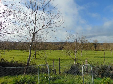 Maison surélevée 152m², 5 chambres, terrain 811 m², La Ferrière aux Etangs