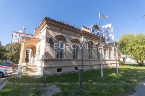 Osijek, business detached building in the city center, in St. Ana. Total area 550 m2 on land 938 m2. A unique location, close to the bus station, hotels, Zrinjevac, cafes, restaurants, residential buildings and all other amenities in the city center....