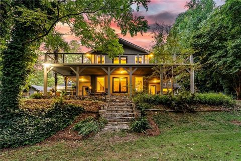 Welcome to a one-of-a-kind lakefront sanctuary, where every detail has been thoughtfully designed to create an inviting and cozy haven. Nestled along Lake Hartwell and spanning over 4 acres combining the 2.9 parcel and the 1.5 corps owned, this excep...