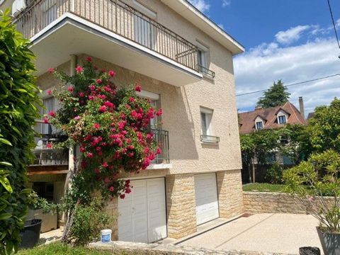 Grande maison tout confort et piscine centre ville