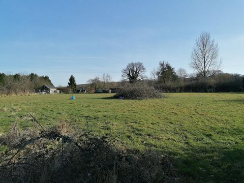Terrain à bâtir 4300m2, 8km du Mèle sur Sarthe.