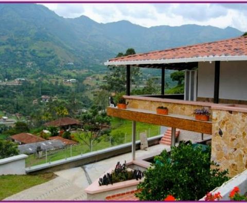 Welcome to this amazing dream estate With 15 bedrooms and 10 bathrooms, this place is perfect for large families or to turn it into an exclusive boutique hotel. With 9000 m2 of land, you will have plenty of space to enjoy nature and relax. In additio...