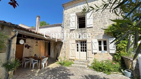 Maison à vendre 5 pièces - 120 m² - 2 chambres voir plus - pleine de charme à FENIOUX (17)