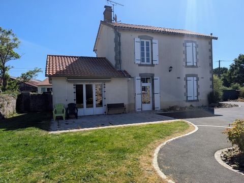 Maison de caractère - NUEIL LES AUBIERS (79)