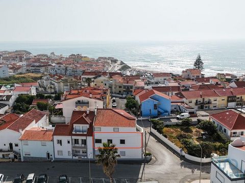Apartamento T2 totalmente renovado em Santa Cruz – conforto e modernidade a poucos minutos a pé da praia! Este elegante apartamento T2, recentemente renovado, combina modernidade, conforto e localização privilegiada. Com um design sofisticado e acaba...