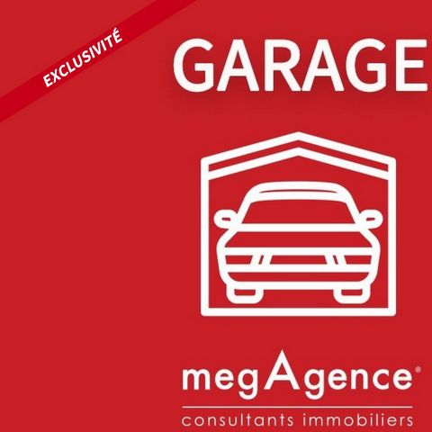 A vendre Garage Spacieux avec petit atelier et mezzanine.Courcerac