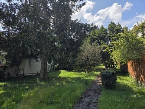 Terrain de 500 m² à bâtir en Lot Avant