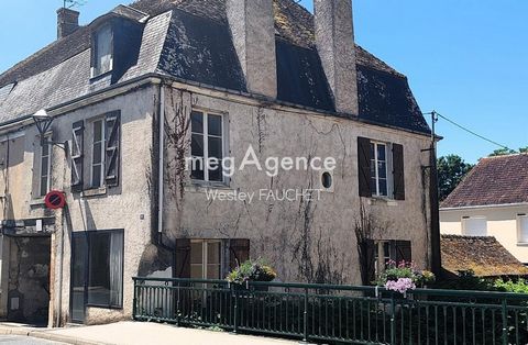 "Maison de caractère à rénover au cœur de Buzançais – cachet, volumes et potentiel"