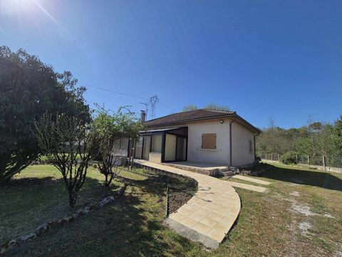 Maison &#224; &#233;tage d&#39;environ 117m&#178; avec terrain de 935m&#178; sur la commune de Saint-Sauveur