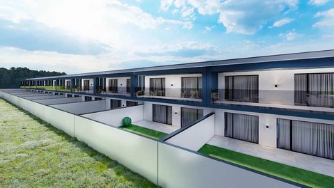 **Fantástica Moradia Contemporânea no Centro do Porto Alto** Descubra esta extraordinária moradia de **2 pisos**, inserida num **Condomínio Privado de Luxo** com apenas 10 exclusivas residências. Projetada para oferecer o equilíbrio perfeito entre el...