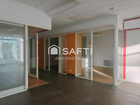 Local en location bureaux de 180 m2 en parfait état !!! Zone Commerciale à Fréjus.Très bon visuel!!!