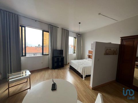 Escritório convertido em habitação T0 – Faria Guimarães – Porto Imóvel único, transformado de escritório para habitação. Localização estratégica: Junto à estação de metro de Faria Guimarães A poucos minutos a pé da Baixa do Porto Zona central e tranq...