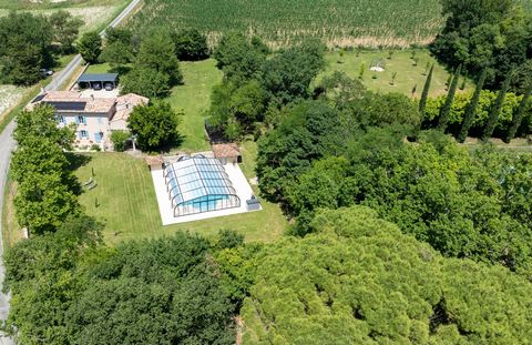 MAISON DE CAMPAGNE SPACIEUSE AVEC PISCINE ET VUES DEGAGEES