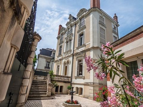 Maison de caractère 8 pièces 230 m² Hypercentre de Tours