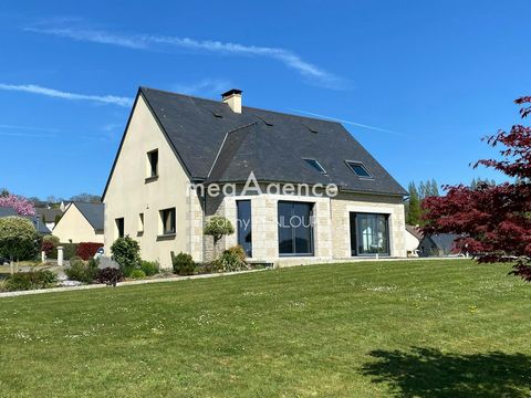 MAISON LUMINEUSE AVEC VIE DE PLAIN-PIED SUR SOUS-SOL COMPLET