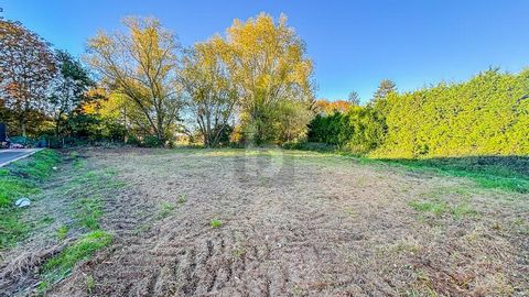 This beautiful building plot in the family-friendly residential area of Isernhagen offers the ideal environment for children. Here you can build according to your wishes and make your dream home come true. The quiet location and the spacious plot are...